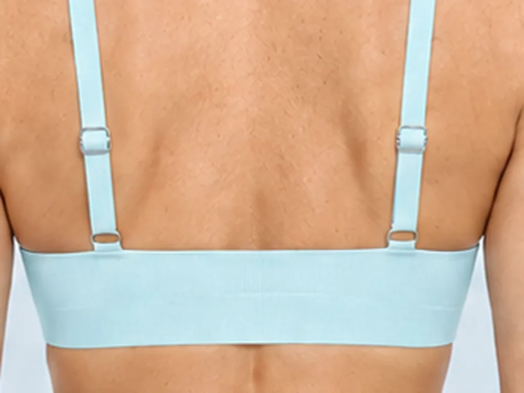 Sports Bra: Adjustable straps